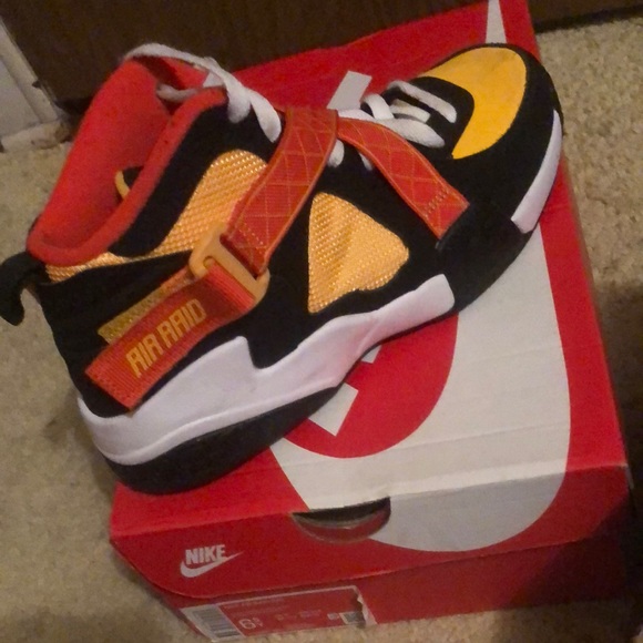 Size 6’5Y Boys $30 - Picture 1 of 2